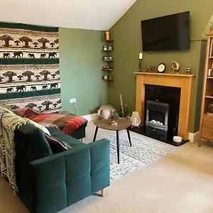 cosy-calm-escape-by-the-sea.hotelsin-chester.com/