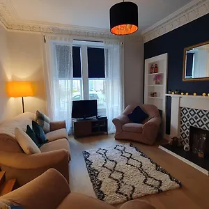 beautiful-ground-floor-flat-near-haymarket.edinburghhotelsuk.org/